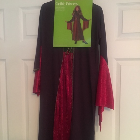 Gothic Princess 2 piece costume - Picture 4 of 5